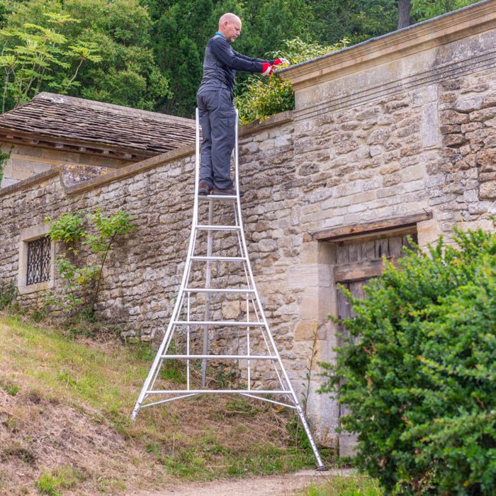 Henchman 3 Adjustable Tripod Leg Platform Ladders Ladders4Sale