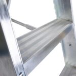 Lyte-Class-1-MagnaStep-Aluminium-Swingback-Step-Ladders-NESSM-Close-Up-steps