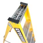 Lyte-Trade-MagnaStep-Fibreglass-Swingback-Step-Ladders_NGFBBM_Close_up-tool-tray-with-bits