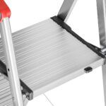 Hailo-TL100-TopLine-Telescopic-Stepladder-close-up-platform